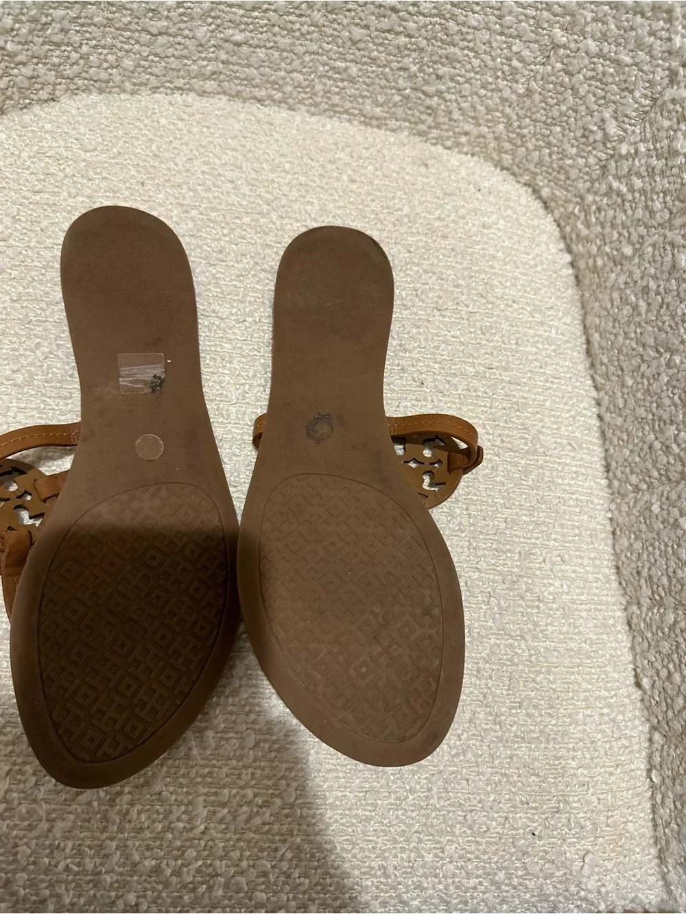Brown Leather Circle-Emblem Thong Sandals - Women